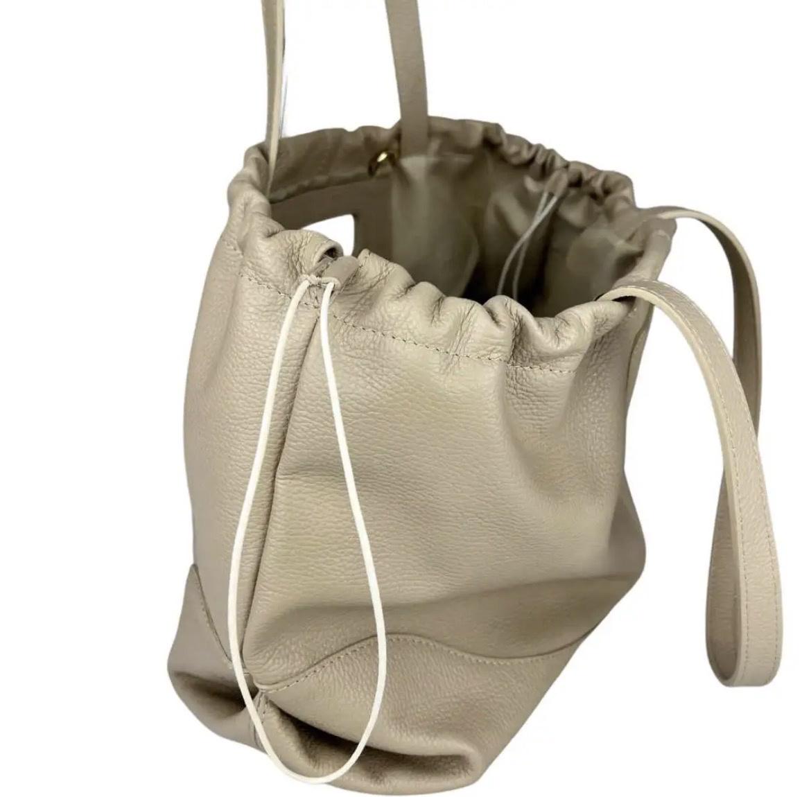 Miss Tote 063